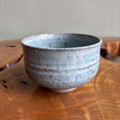 Aizu-Hongō Feldspar Glaze Chawan — Iron Speckle Matcha Bowl by Tōrakuen (Satō Ryūichi)