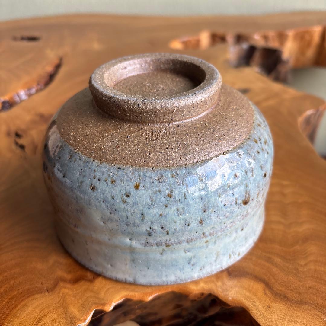 Aizu-Hongō Feldspar Glaze Chawan — Iron Speckle Matcha Bowl by Tōrakuen (Satō Ryūichi)