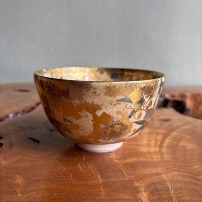 Kinsai Bamboo Matcha Chawan by Hirai Kakuzan, Kyoto Kiyomizu-yaki Gold Leaf Tea Bowl with Chikusai Bamboo Painting and Signed Tomobako