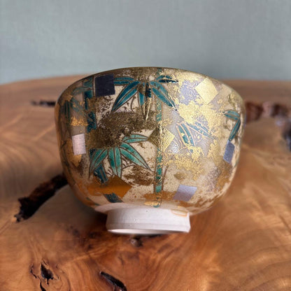 Kinsai Bamboo Matcha Chawan by Hirai Kakuzan, Kyoto Kiyomizu-yaki Gold Leaf Tea Bowl with Chikusai Bamboo Painting and Signed Tomobako