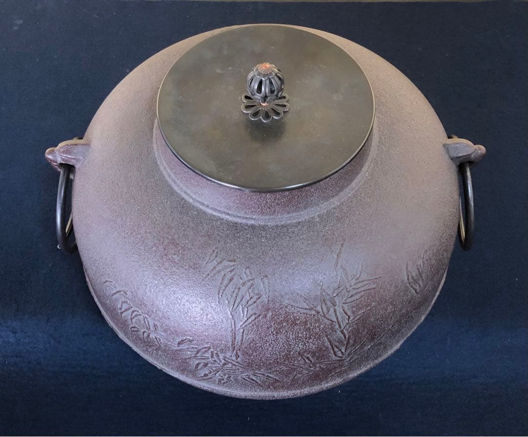 Cast Iron Tea Kettle by Sato Seiko – Bamboo Motif – Japan Art Metal