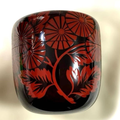 Hounsai-Konomi Red Chrysanthemum Maki-e O-Natsume Tea Caddy by Seiho