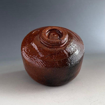 Ohi Ware Tea Bowl with Amber Glaze by Ohi Cho - Faceted Mentori