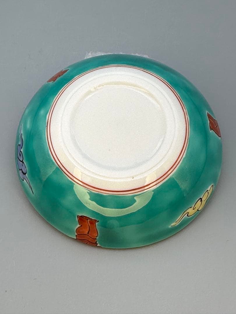 Kakiemon XIII Nigoshide Karako Kogo — Porcelain Incense Container