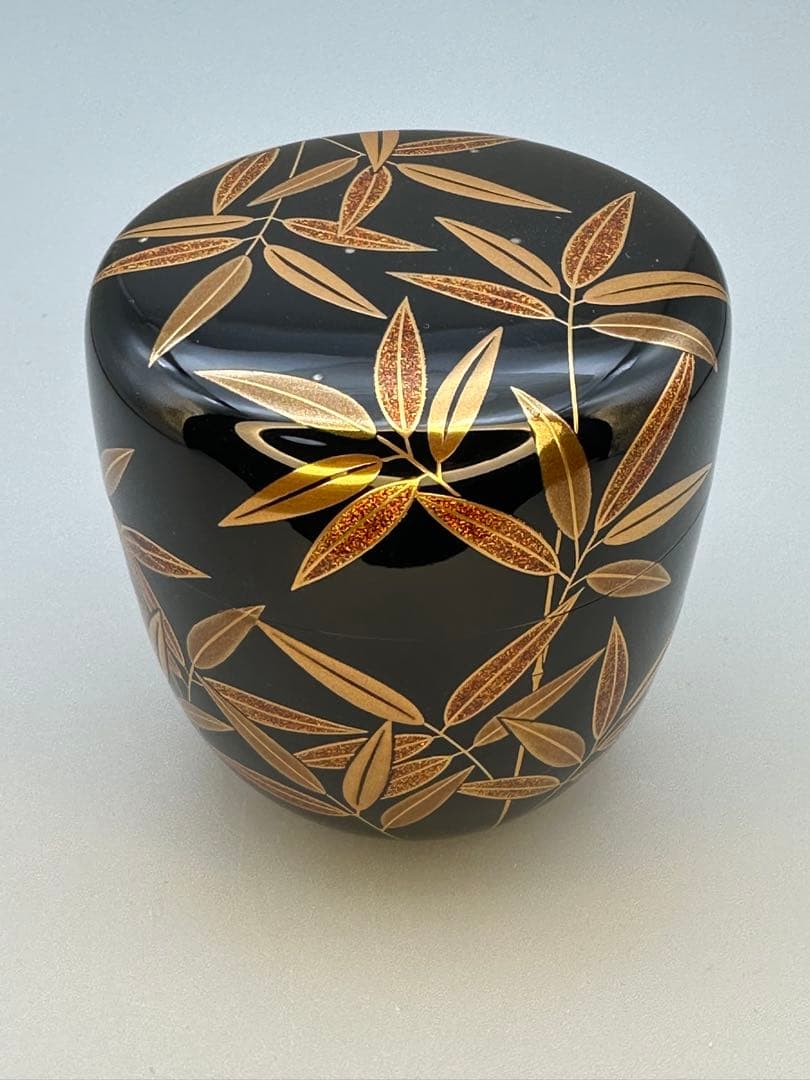 Sasa-Tsuyu Maki-e Natsume — Bamboo Grass and Dew Drops by Suzutani Tetsugoro | Nashiji Lacquer Tea Caddy