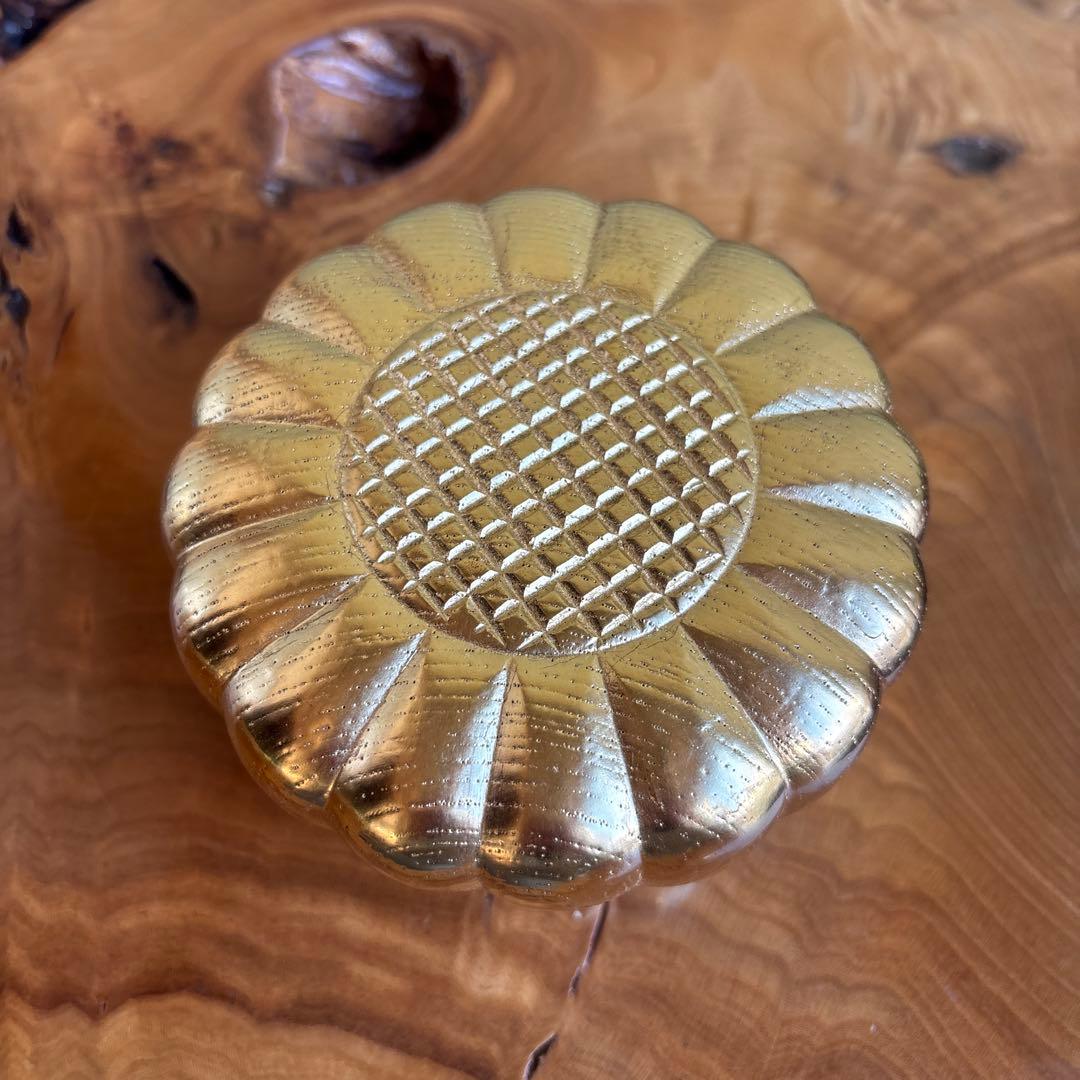 Gold Lacquer Chrysanthemum Kashi-ki Confection Box - Japanese Urushi Sweets Container