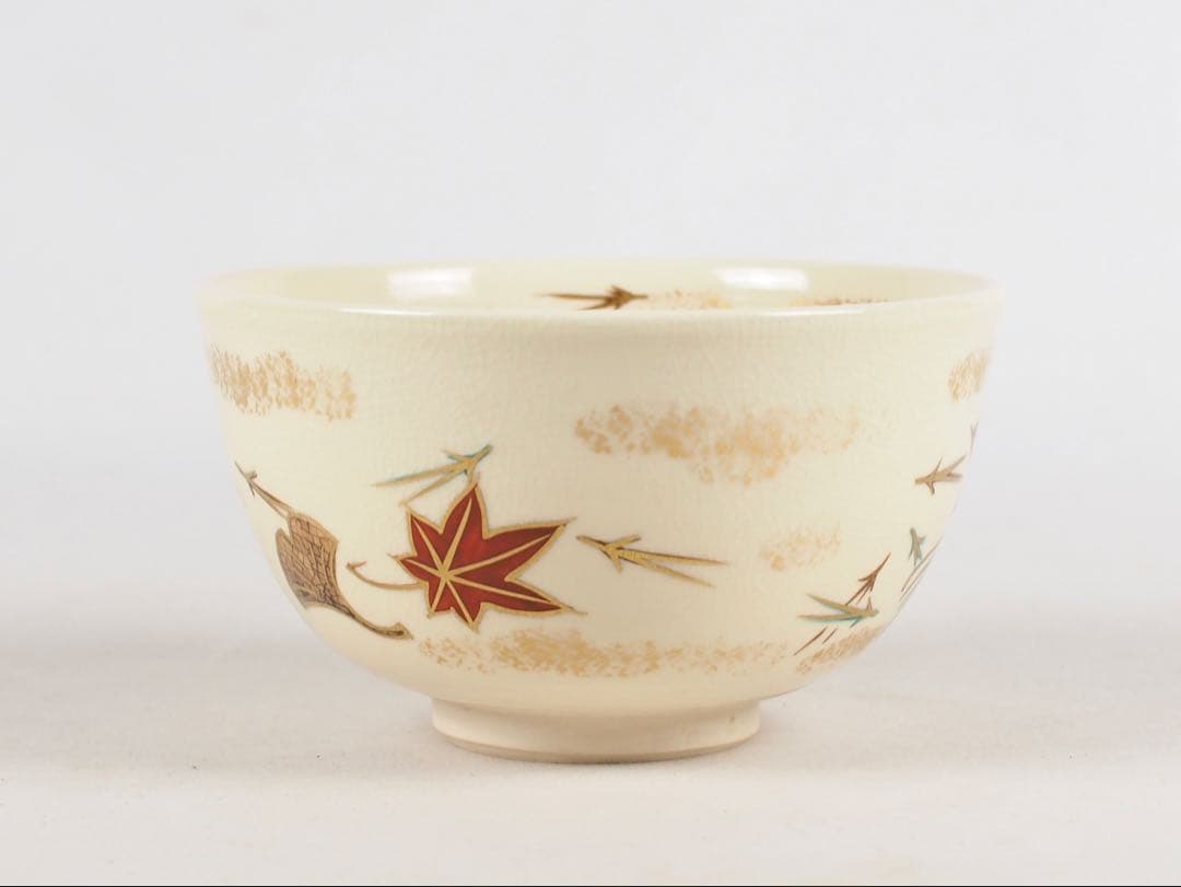 Ninsei-Style Fuki-yose Kyo-yaki Chawan by Morisato Toraku, Kyoto