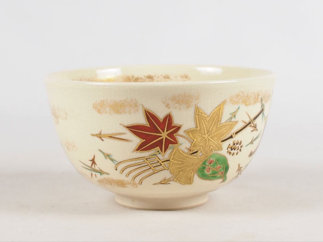 Ninsei-Style Fuki-yose Kyo-yaki Chawan by Morisato Toraku, Kyoto