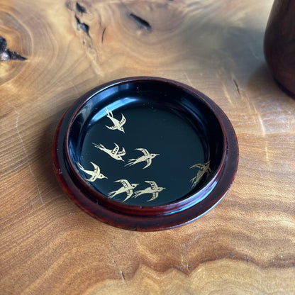 Seizan | Tomoya Natsume Thatched Hut Tea Caddy | Matsu Tame-nuri | Pine Maki-e | Gold Chidori Lid