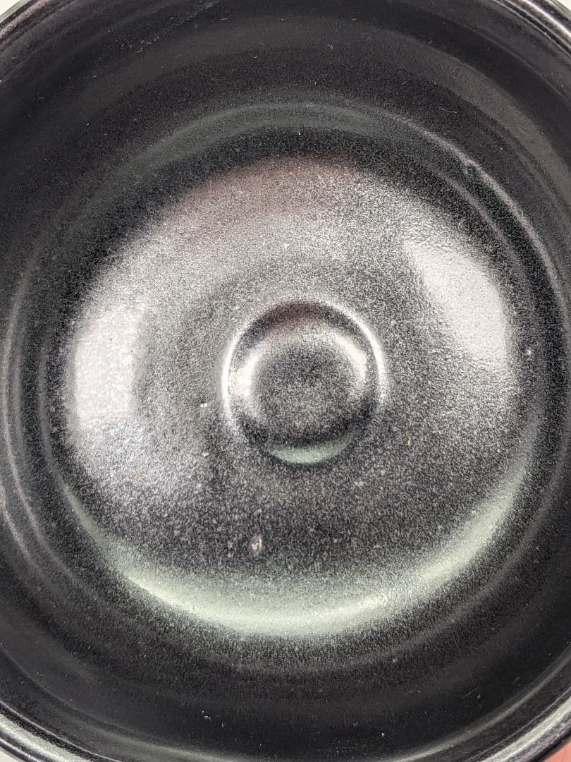 Kuro-Oribe Chawan by Mizuno Juzan — Black and Shino Two-Zone Matcha Bowl, Tomobako