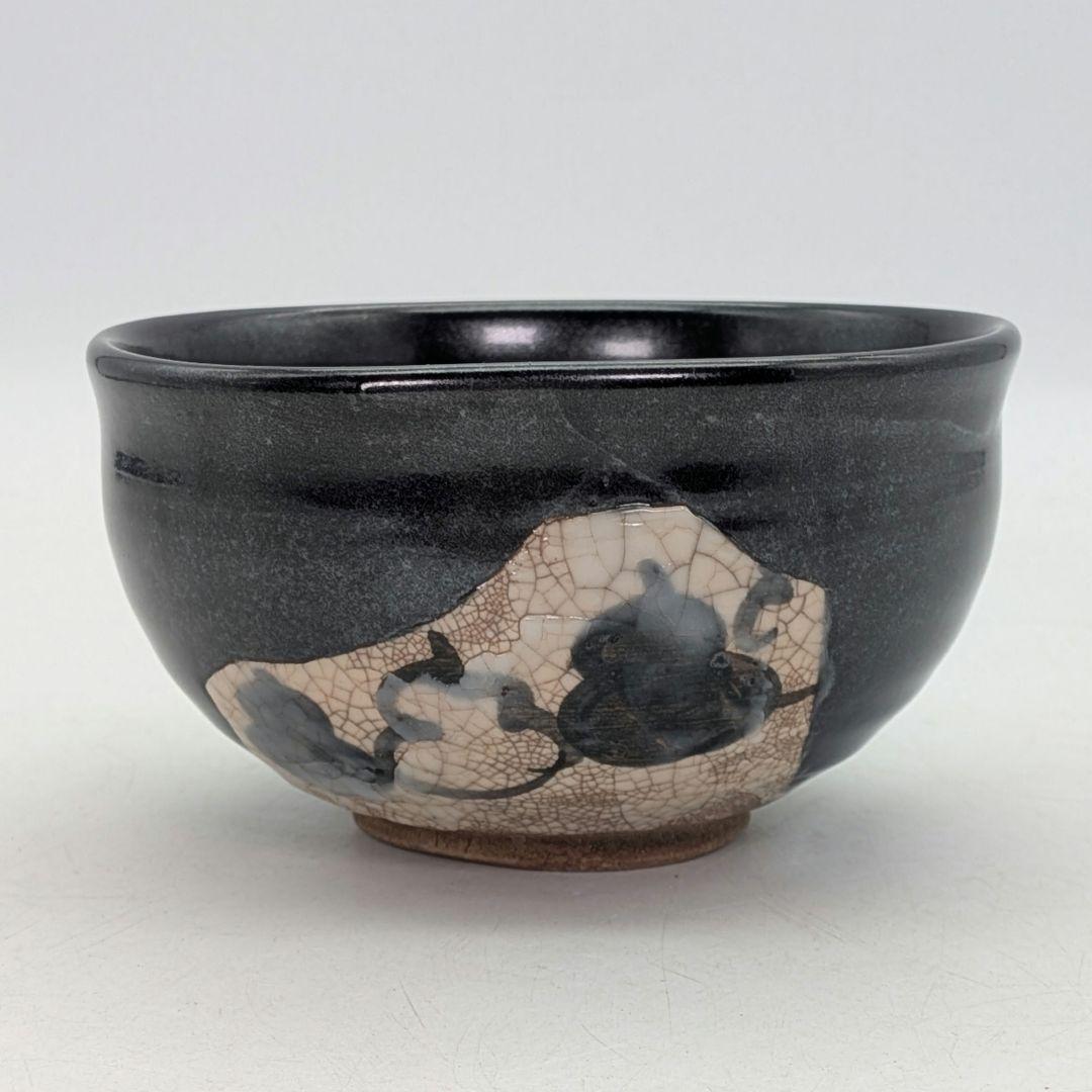 Kuro-Oribe Chawan by Mizuno Juzan — Black and Shino Two-Zone Matcha Bowl, Tomobako