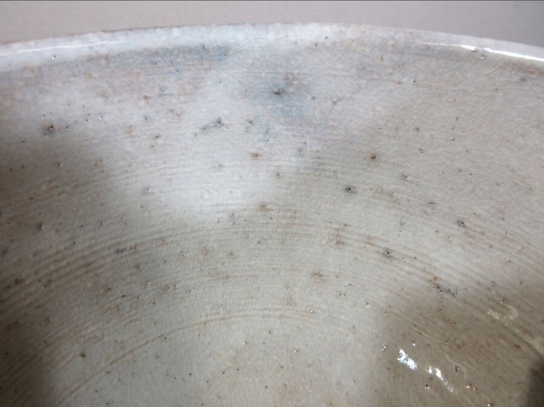 12th Tahara Tobei Hagi Tea Bowl - Warm White Chawan with Signed Box and Cloth