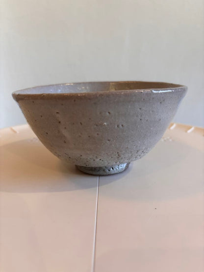 Oka Shoichiro Ash Glaze Ido Chawan Rakuro Kiln — Gray-Green Hai-yu Tea Bowl w/ Tomobako