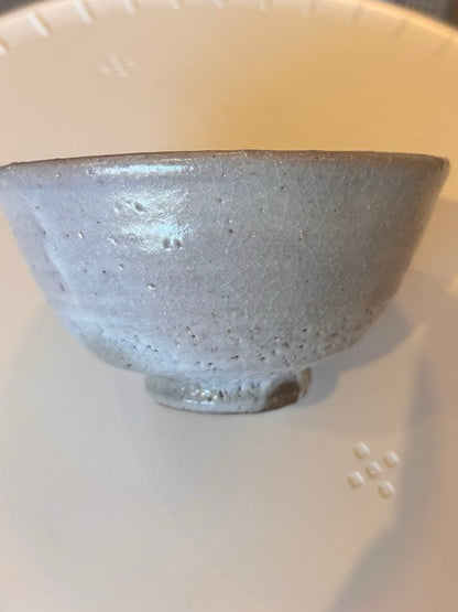 Oka Shoichiro Ash Glaze Ido Chawan Rakuro Kiln — Gray-Green Hai-yu Tea Bowl w/ Tomobako
