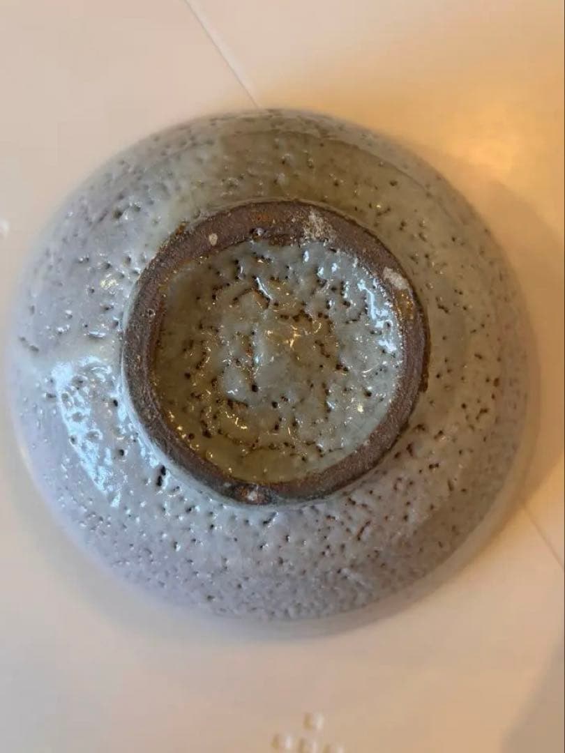 Oka Shoichiro Ash Glaze Ido Chawan Rakuro Kiln — Gray-Green Hai-yu Tea Bowl w/ Tomobako