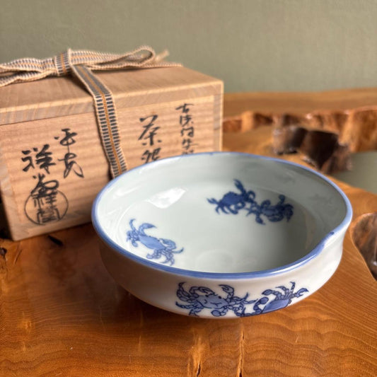 Tezuka Shodo — Ko-sometsuke Crab Chawan, Celadon, Tomobako