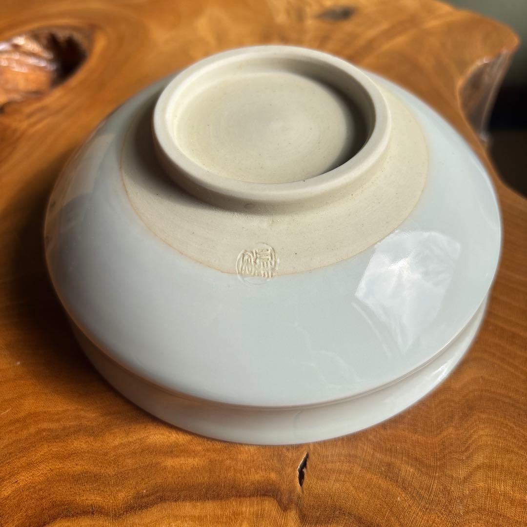 Tezuka Shodo — Ko-sometsuke Crab Chawan, Celadon, Tomobako