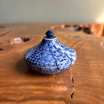 Umbrella Kogo Incense Box by Takano Shōami — Sometsuke Blue White Kyoto Ware with Tomobako