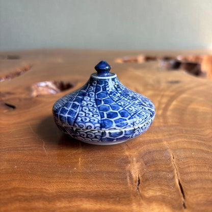 Umbrella Kogo Incense Box by Takano Shōami — Sometsuke Blue White Kyoto Ware with Tomobako