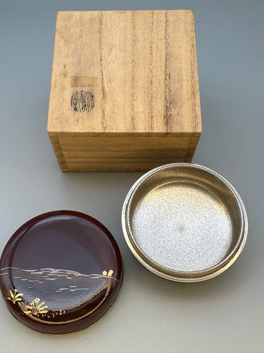 Haruno Kogo Incense Container by Okamoto Shisendo | Kyoto Tame-nuri Lacquer, Gold-Silver Maki-e Spring Field, Nashiji Interior, Tomobako