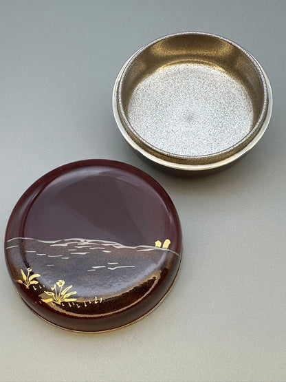 Haruno Kogo Incense Container by Okamoto Shisendo | Kyoto Tame-nuri Lacquer, Gold-Silver Maki-e Spring Field, Nashiji Interior, Tomobako