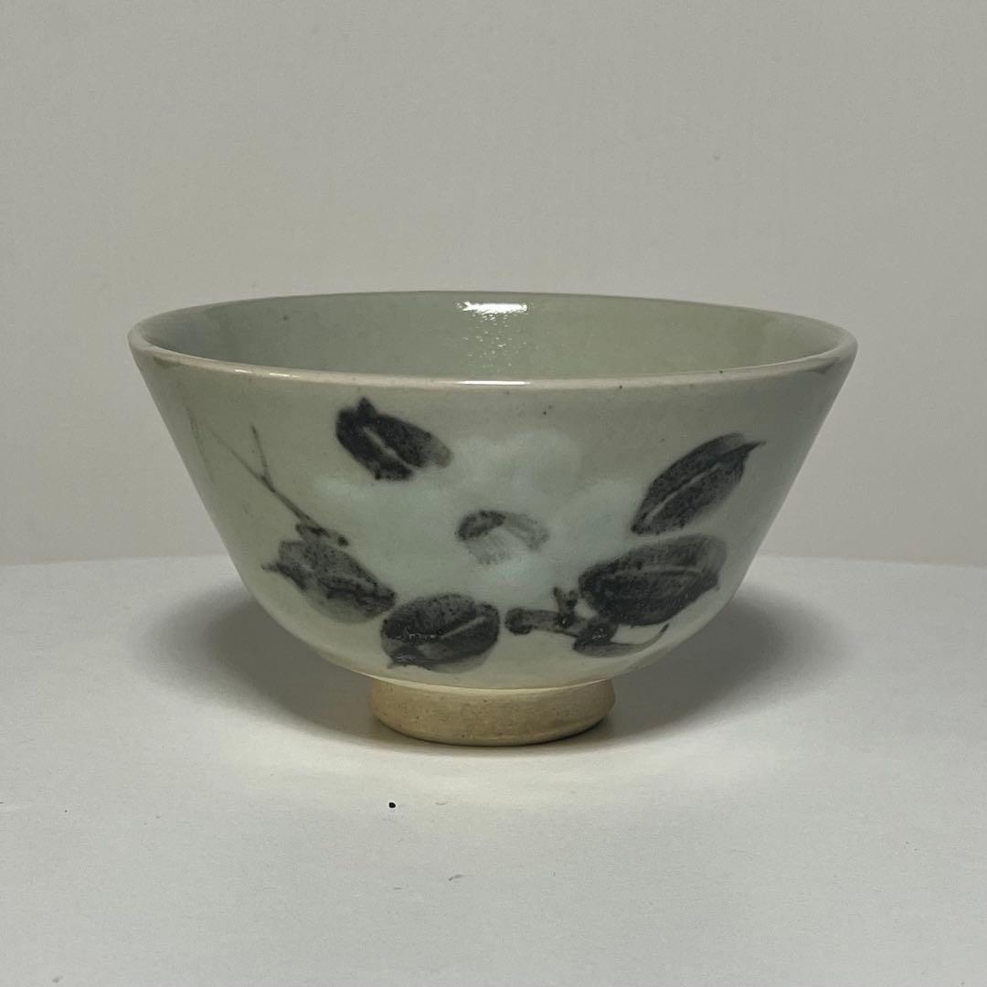 Izushi Porcelain Matcha Bowl by Housen Kiln — Blue-Grey Leaf Motif, Signed Wood Box
