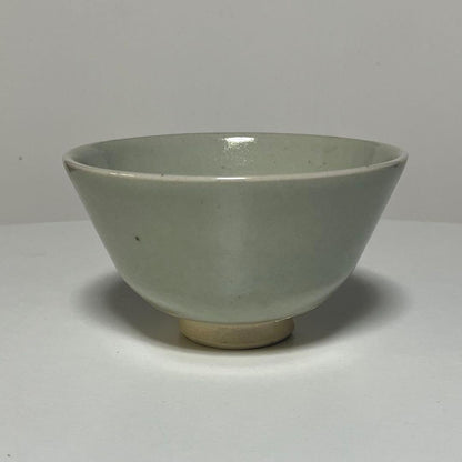 Izushi Porcelain Matcha Bowl by Housen Kiln — Blue-Grey Leaf Motif, Signed Wood Box