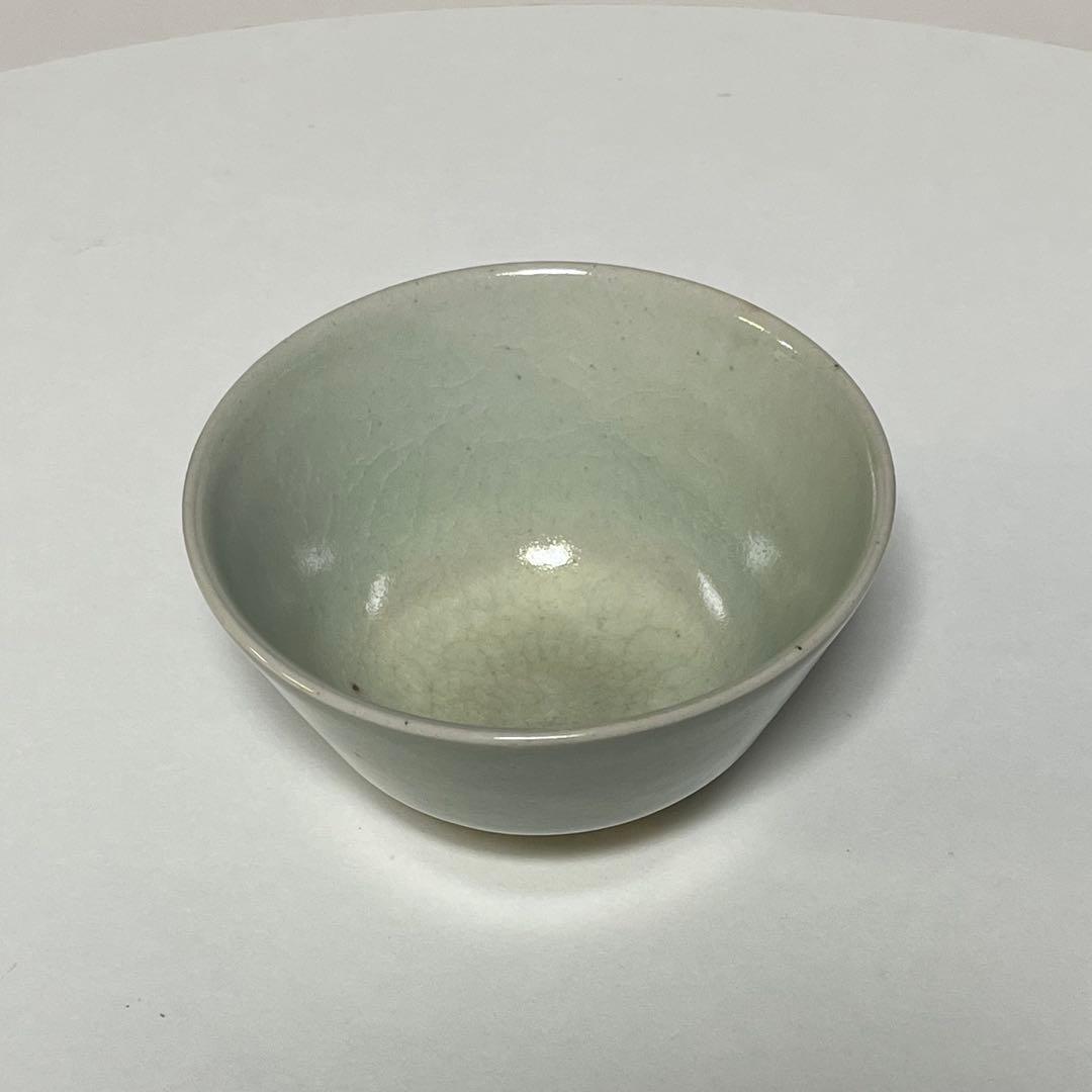 Izushi Porcelain Matcha Bowl by Housen Kiln — Blue-Grey Leaf Motif, Signed Wood Box