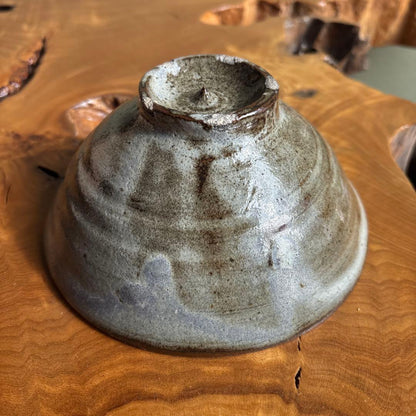 Koyama Kihei Ido-Gata Matcha Tea Bowl — Wide Well-Type Form, Warm Grey Glaze, Signed Box