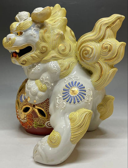 Kutani White Shishi Guardian Lion on Temari Ball | Gold Overglaze Enamel Figurine