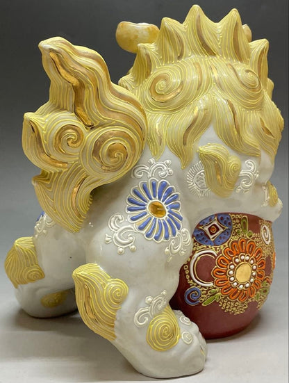 Kutani White Shishi Guardian Lion on Temari Ball | Gold Overglaze Enamel Figurine