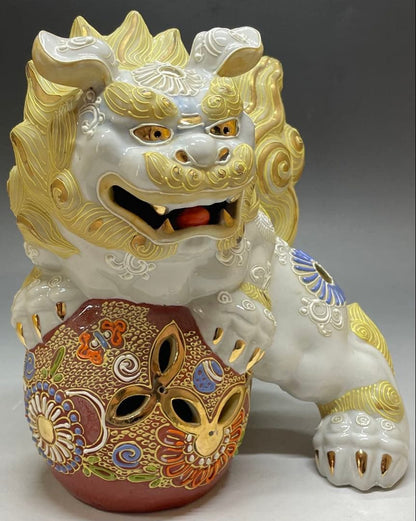 Kutani White Shishi Guardian Lion on Temari Ball | Gold Overglaze Enamel Figurine