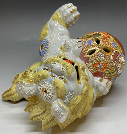 Kutani White Shishi Guardian Lion on Temari Ball | Gold Overglaze Enamel Figurine