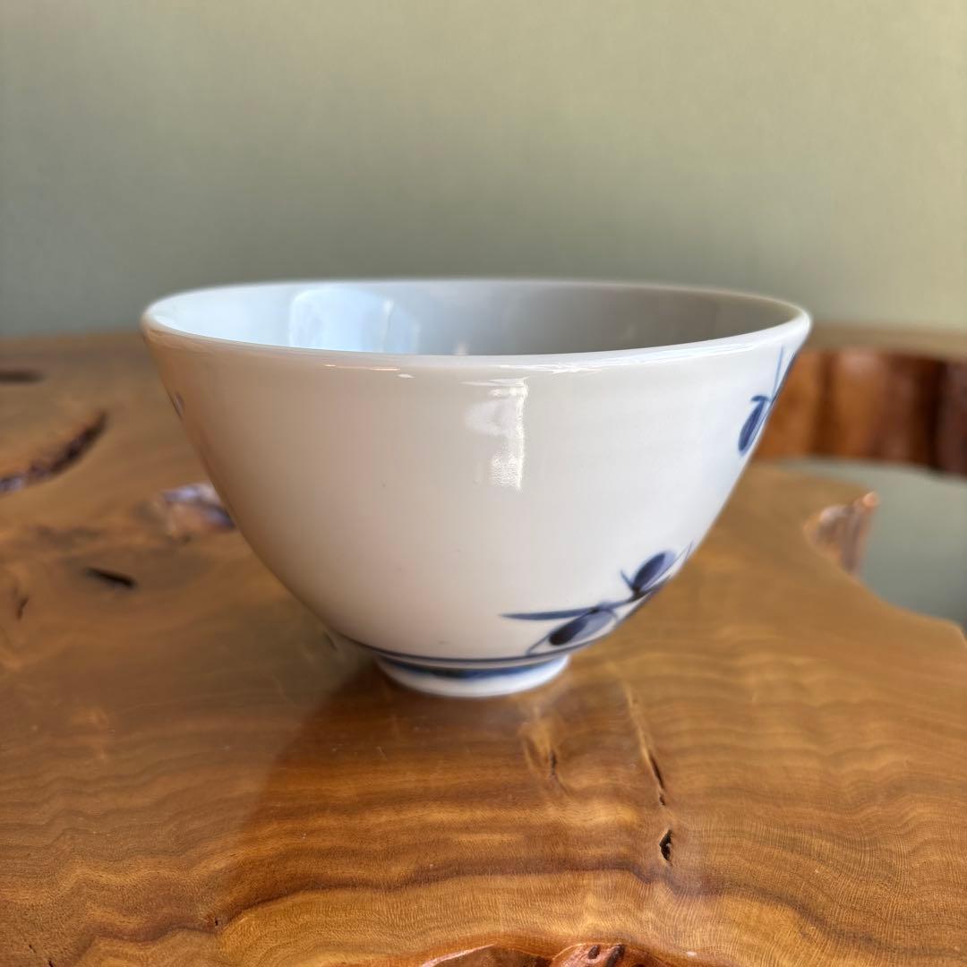 Sometsuke Plum Blossom Chawan — Yoshida Ryuzo, Konda Kiln, White Porcelain, Tomobako
