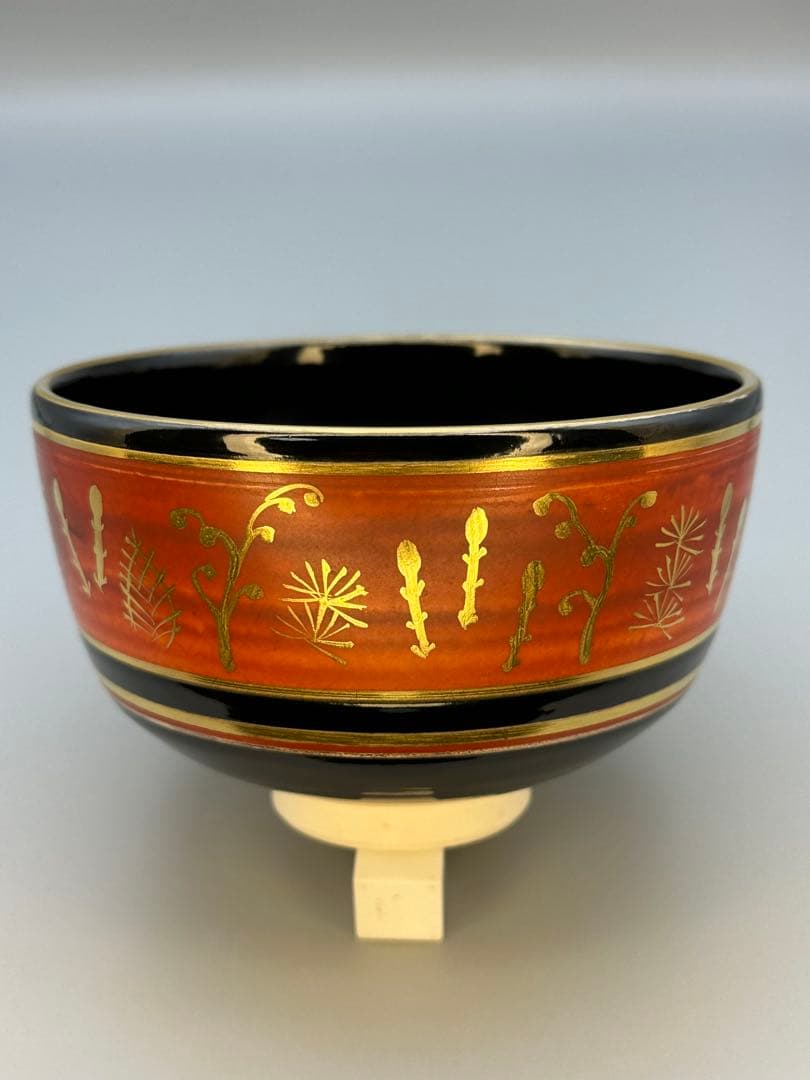 Kuroji Shunso Chawan by Miyagawa Kôrin — Black Ground Spring Grass Tea Bowl, Gold Rim, Wood Box