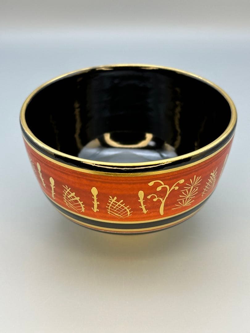 Kuroji Shunso Chawan by Miyagawa Kôrin — Black Ground Spring Grass Tea Bowl, Gold Rim, Wood Box