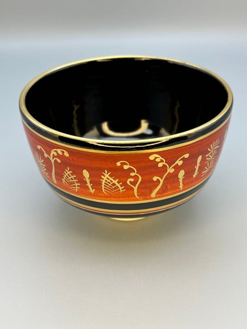 Kuroji Shunso Chawan by Miyagawa Kôrin — Black Ground Spring Grass Tea Bowl, Gold Rim, Wood Box