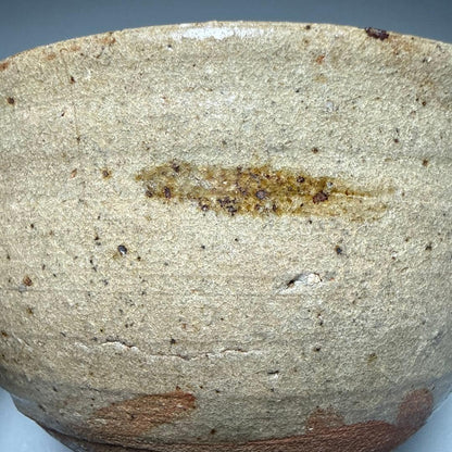 E-Karatsu Painted Chawan with Floral Kintsugi — Momoyama–Early Edo, Iemoto Provenance