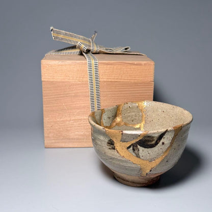 E-Karatsu Painted Chawan with Floral Kintsugi — Momoyama–Early Edo, Iemoto Provenance