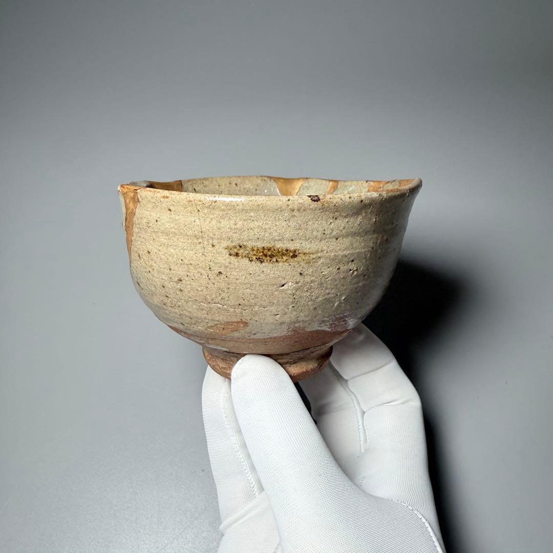 E-Karatsu Painted Chawan with Floral Kintsugi — Momoyama–Early Edo, Iemoto Provenance