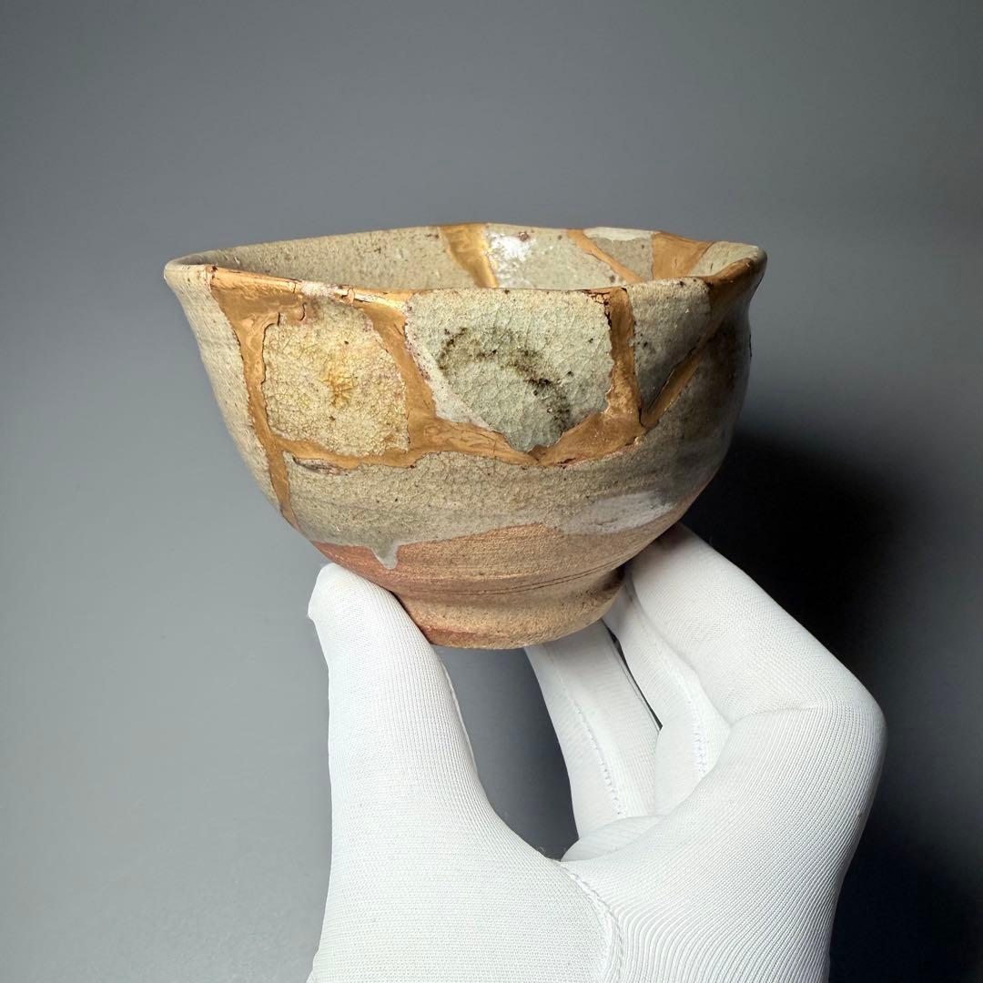 E-Karatsu Painted Chawan with Floral Kintsugi — Momoyama–Early Edo, Iemoto Provenance