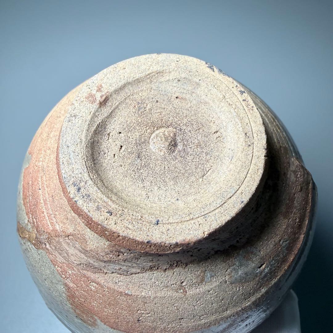 E-Karatsu Painted Chawan with Floral Kintsugi — Momoyama–Early Edo, Iemoto Provenance