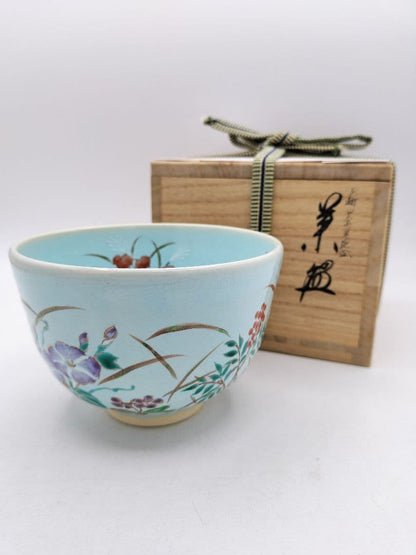 Four Seasons Floral Tea Bowl by Nakamura Ryōji — Ash Glaze, Overglaze Enamel, Kyoto Tradition