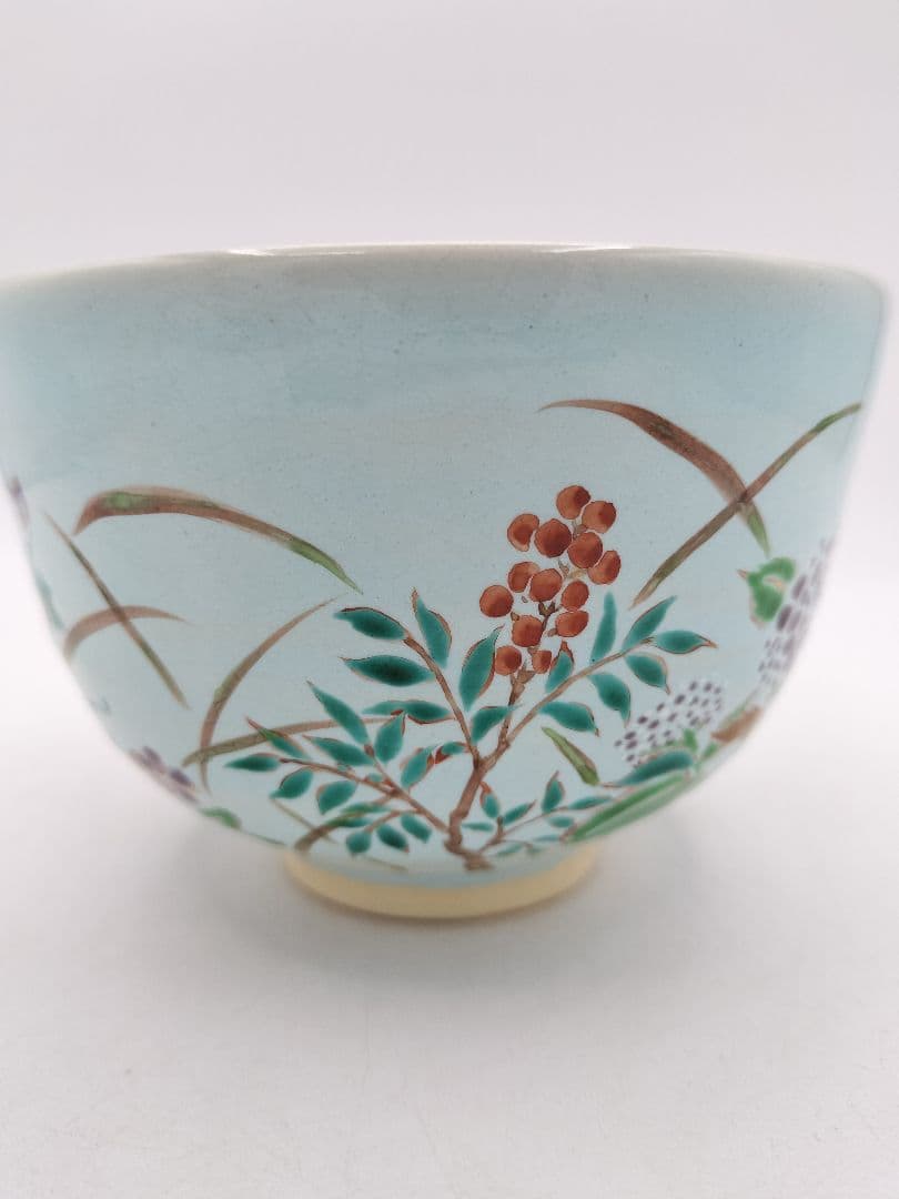 Four Seasons Floral Tea Bowl by Nakamura Ryōji — Ash Glaze, Overglaze Enamel, Kyoto Tradition