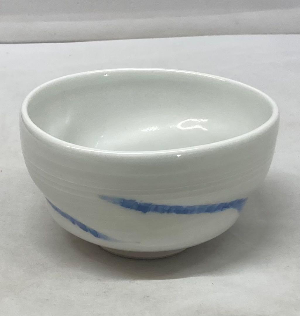 Blue White Galloping Horses Tea Bowl by Terao Tosho - Kyo-yaki Sometsuke Chawan