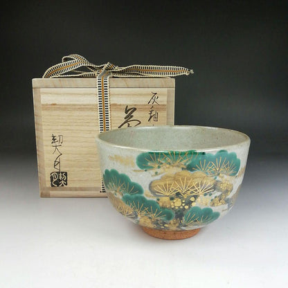 Ash Glaze Old Pine Tea Bowl by Somayama Keigetsu - Kyoto Ware Enamel