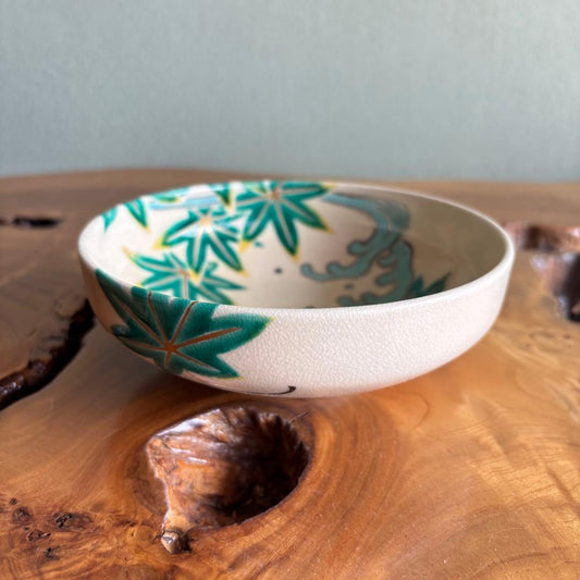 Akatsuki Kiln Kyo-Yaki Flat Hirawan with Green Maple and Flowing Water on Crackled Glaze
