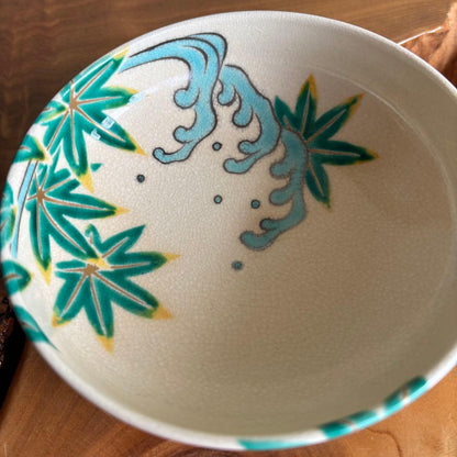 Akatsuki Kiln Kyo-Yaki Flat Hirawan with Green Maple and Flowing Water on Crackled Glaze