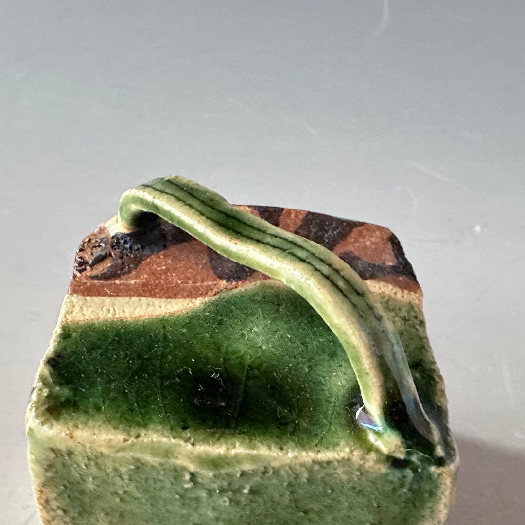 Narumi Oribe Incense Container by Motomura Sachi — Gesshin Kiln Kogo