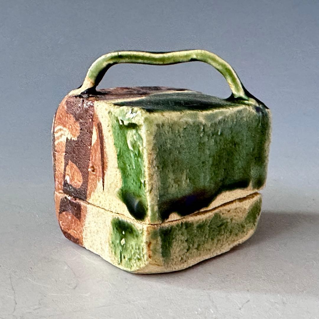 Narumi Oribe Incense Container by Motomura Sachi — Gesshin Kiln Kogo